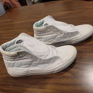 Vans 9.5 men, 11 women skate shoes, white hightop